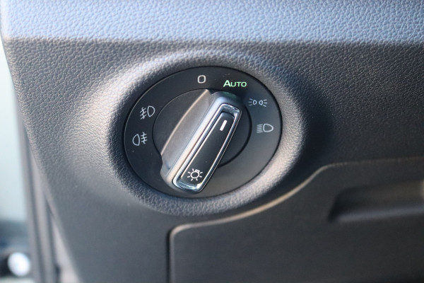 Škoda SCALA 116PK TSI Automaat Business Ed. Matrix-LED/Trekhaak/Pano-dak/Stoelverwarming/Navigatie