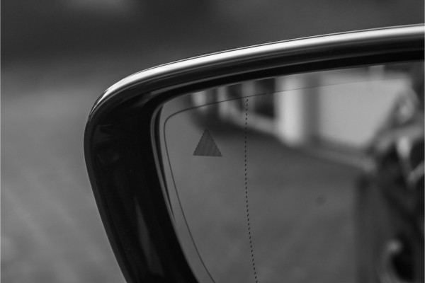 BMW 5 Serie Touring 540i xDrive High Ex M-Sport Speciale Kleur Stoelvent H/K 360° 20"