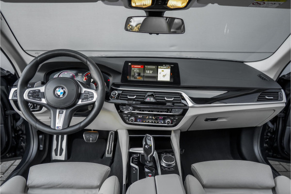BMW 5 Serie Touring 540i xDrive High Ex M-Sport Speciale Kleur Stoelvent H/K 360° 20"