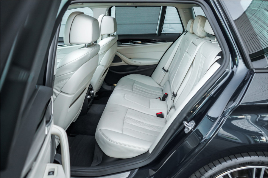 BMW 5 Serie Touring 540i xDrive High Ex M-Sport Speciale Kleur Stoelvent H/K 360° 20"