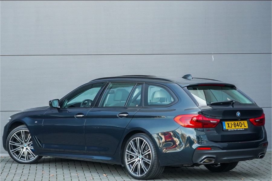 BMW 5 Serie Touring 540i xDrive High Ex M-Sport Speciale Kleur Stoelvent H/K 360° 20"