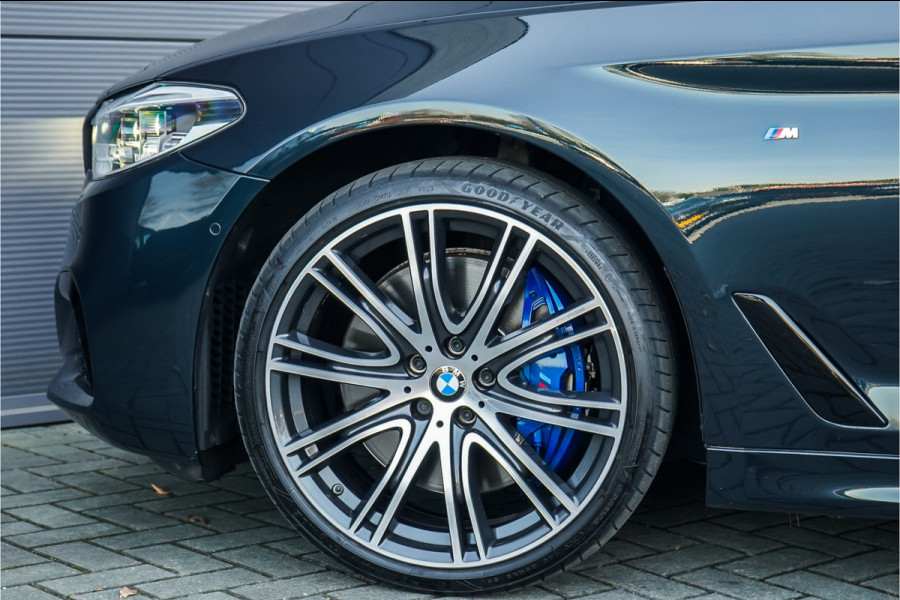 BMW 5 Serie Touring 540i xDrive High Ex M-Sport Speciale Kleur Stoelvent H/K 360° 20"