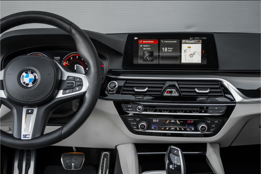 BMW 5 Serie Touring 540i xDrive High Ex M-Sport Speciale Kleur Stoelvent H/K 360° 20"