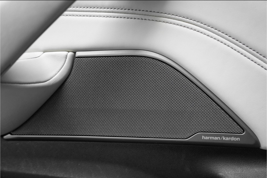 BMW 5 Serie Touring 540i xDrive High Ex M-Sport Speciale Kleur Stoelvent H/K 360° 20"