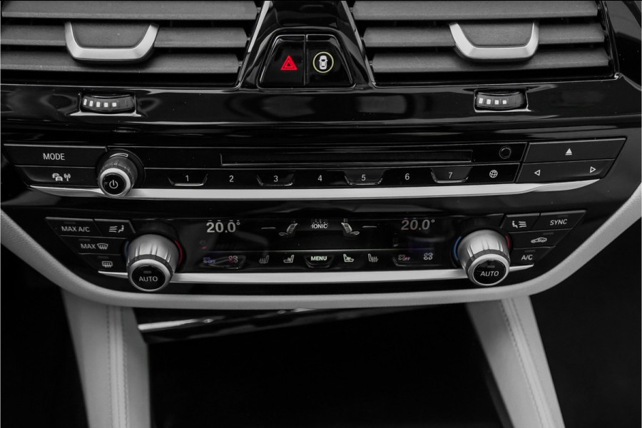 BMW 5 Serie Touring 540i xDrive High Ex M-Sport Speciale Kleur Stoelvent H/K 360° 20"