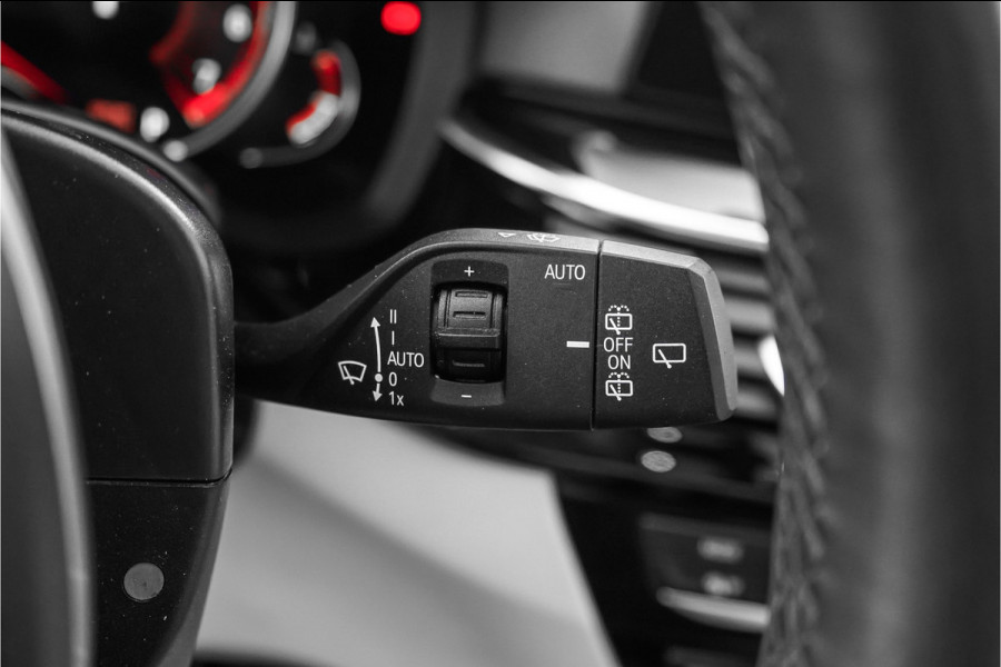 BMW 5 Serie Touring 540i xDrive High Ex M-Sport Speciale Kleur Stoelvent H/K 360° 20"