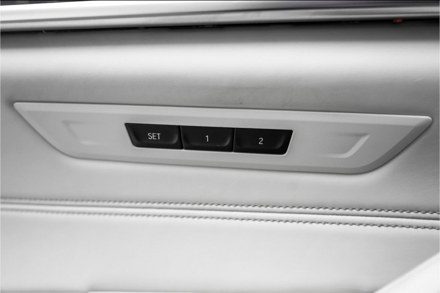 BMW 5 Serie Touring 540i xDrive High Ex M-Sport Speciale Kleur Stoelvent H/K 360° 20"