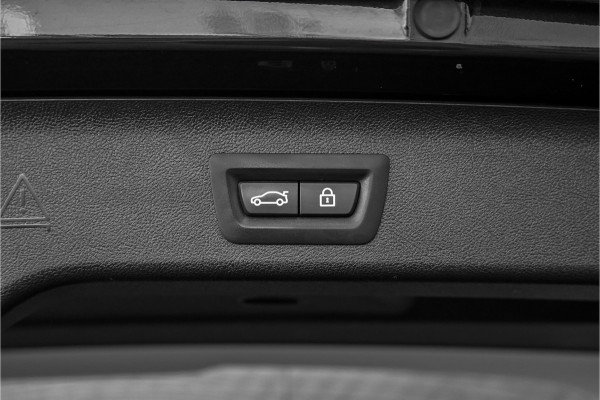 BMW 5 Serie Touring 540i xDrive High Ex M-Sport Speciale Kleur Stoelvent H/K 360° 20"