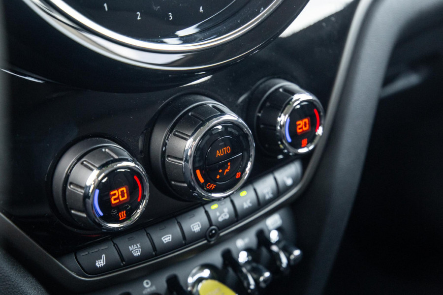 MINI Countryman 1.5 Cooper S E ALL4 Essential CAMERA / NAVI / CARPLAY / AIRCO / ZWART / STOELVERWARMING