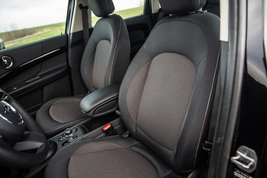 MINI Countryman 1.5 Cooper S E ALL4 Essential CAMERA / NAVI / CARPLAY / AIRCO / ZWART / STOELVERWARMING