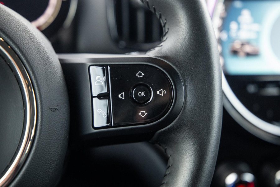 MINI Countryman 1.5 Cooper S E ALL4 Essential CAMERA / NAVI / CARPLAY / AIRCO / ZWART / STOELVERWARMING