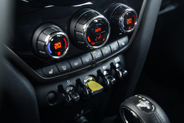 MINI Countryman 1.5 Cooper S E ALL4 Essential CAMERA / NAVI / CARPLAY / AIRCO / ZWART / STOELVERWARMING