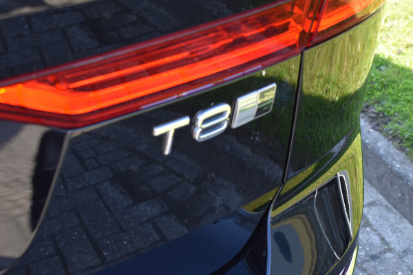 Volvo XC60 T8 AWD 390PK Plug-in Hybrid Inscription | Trekhaak | Panodak | Stoel-Stuur verwarming | ACC | All season |