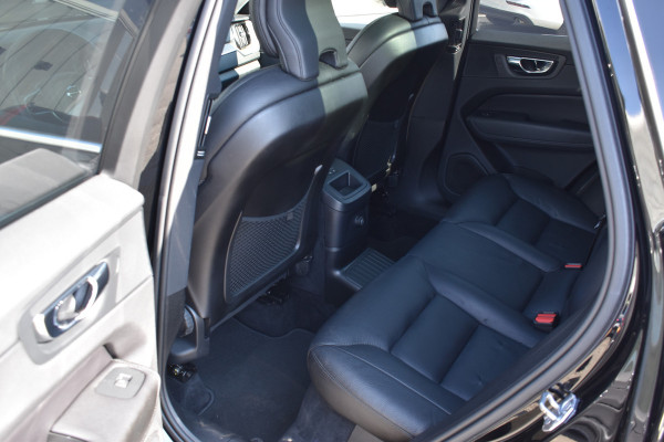 Volvo XC60 T8 AWD 390PK Plug-in Hybrid Inscription | Trekhaak | Panodak | Stoel-Stuur verwarming | ACC | All season |