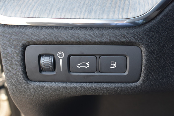 Volvo XC60 T8 AWD 390PK Plug-in Hybrid Inscription | Trekhaak | Panodak | Stoel-Stuur verwarming | ACC | All season |