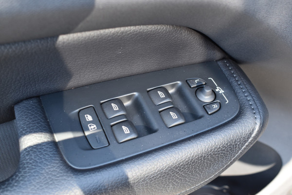 Volvo XC60 T8 AWD 390PK Plug-in Hybrid Inscription | Trekhaak | Panodak | Stoel-Stuur verwarming | ACC | All season |