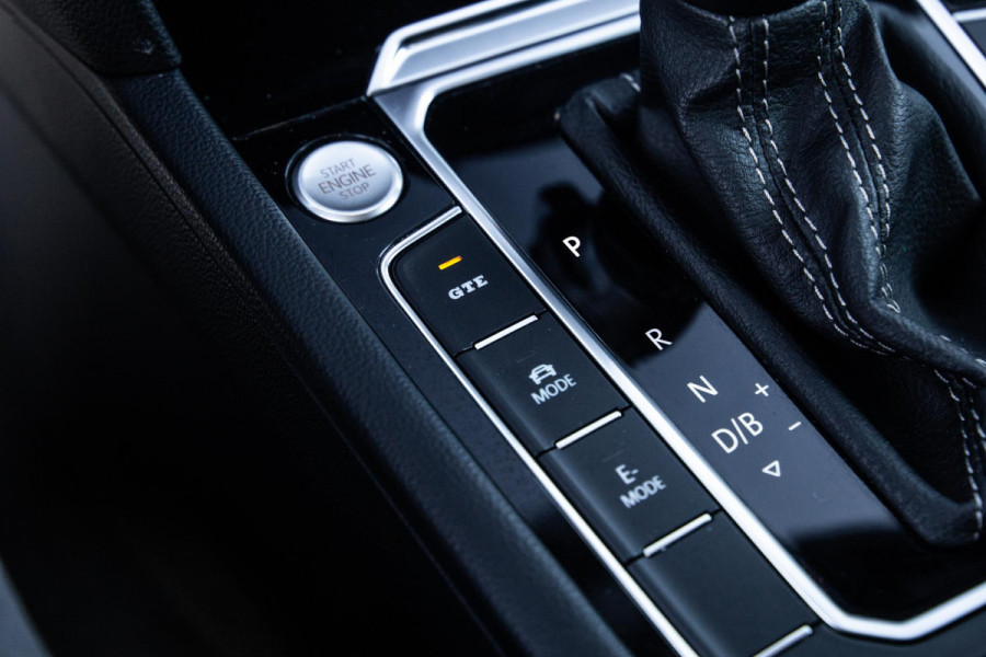 Volkswagen Arteon 1.4 TSI eHybrid R-Line Business CARPLAY / LEER / CAMERA / MEMMORY / LED / STOELVERWARMING