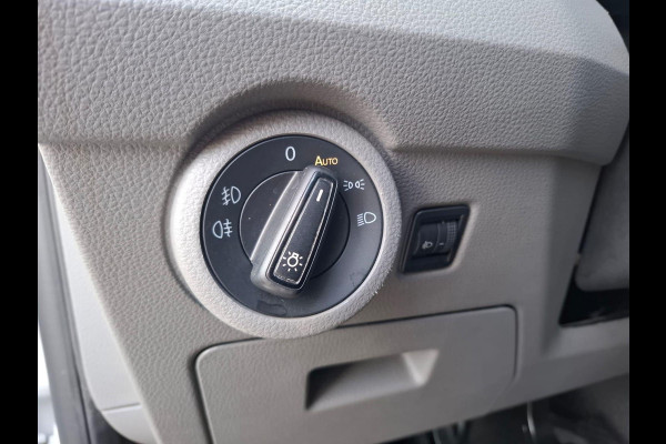 Volkswagen Transporter 2.0 TDI L2H1 30 DC VERLAAGD / SPOILERS IN KLEUR / AIRCO / CRUISE /  DUBBEL CABINE