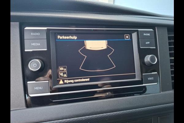 Volkswagen Transporter 2.0 TDI L2H1 30 DC VERLAAGD / SPOILERS IN KLEUR / AIRCO / CRUISE /  DUBBEL CABINE