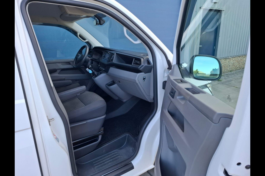 Volkswagen Transporter 2.0 TDI L2H1 30 DC VERLAAGD / SPOILERS IN KLEUR / AIRCO / CRUISE /  DUBBEL CABINE