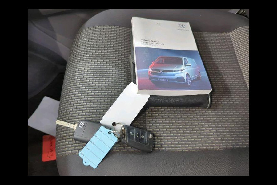 Volkswagen Transporter 2.0 TDI L2H1 30 DC VERLAAGD / SPOILERS IN KLEUR / AIRCO / CRUISE /  DUBBEL CABINE