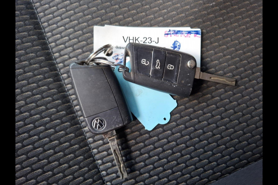 Volkswagen Transporter 2.0 TDI L2H1 30 DC VERLAAGD / SPOILERS IN KLEUR / AIRCO / CRUISE /  DUBBEL CABINE