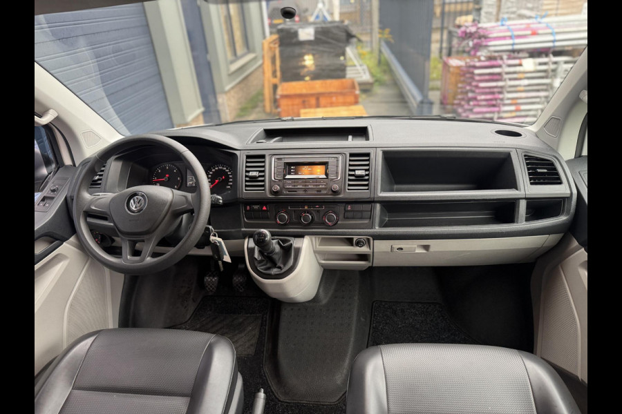 Volkswagen Transporter 2.0 TDI L2H1 Trendline DUBBEL CABINE / AIRCO / LEER / VERLAAGD / SPOILERS