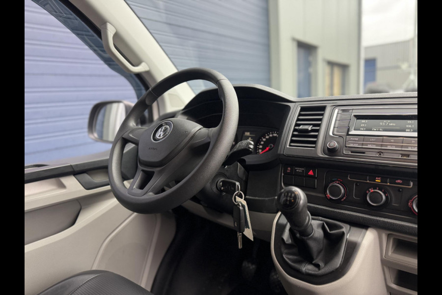 Volkswagen Transporter 2.0 TDI L2H1 Trendline DUBBEL CABINE / AIRCO / LEER / VERLAAGD / SPOILERS