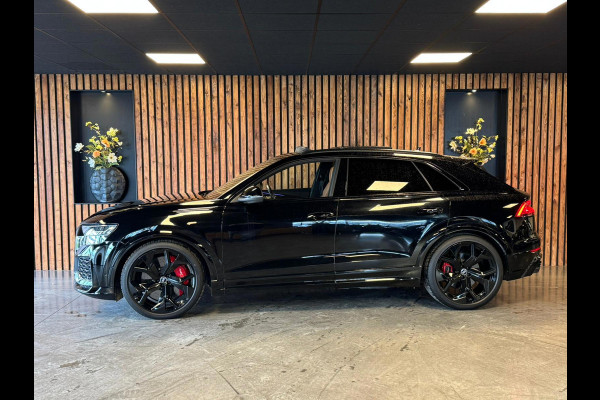 Audi Q8 4.0 TFSI RSQ8 quattro / Keramisch / Softclose / HUD / Stuurverwarming / B&O / Memory