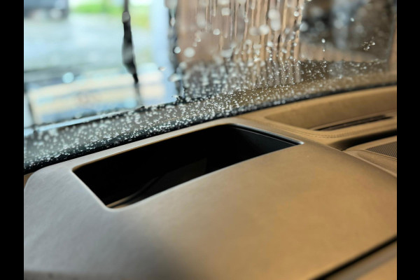 Audi Q8 4.0 TFSI RSQ8 quattro / Keramisch / Softclose / HUD / Stuurverwarming / B&O / Memory