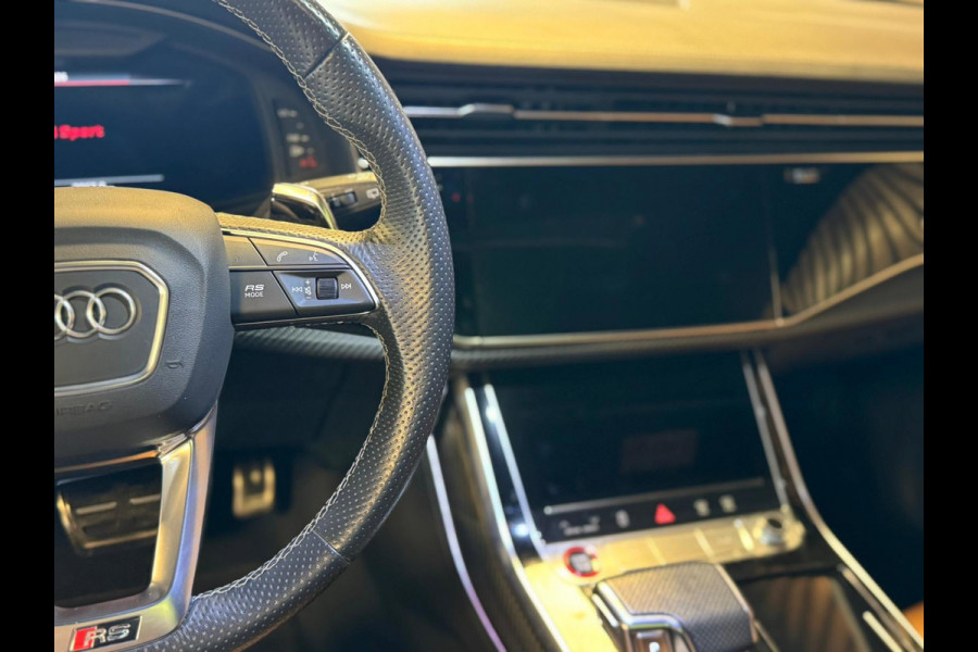 Audi Q8 4.0 TFSI RSQ8 quattro / Keramisch / Softclose / HUD / Stuurverwarming / B&O / Memory