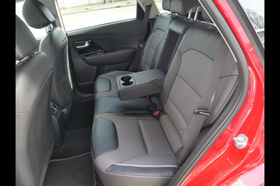 Kia e-Niro DynamicPlusLine 64 kWh | Schuif/kantel dak | Adaptief | Stoel/stuurverwarming | Navi | Camera |
