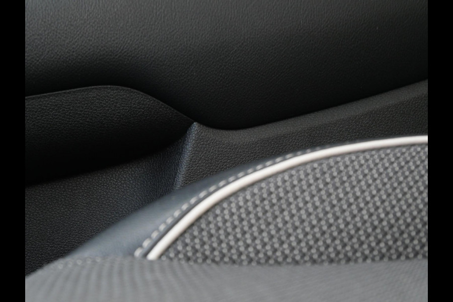 Kia e-Niro DynamicPlusLine 64 kWh | Schuif/kantel dak | Adaptief | Stoel/stuurverwarming | Navi | Camera |