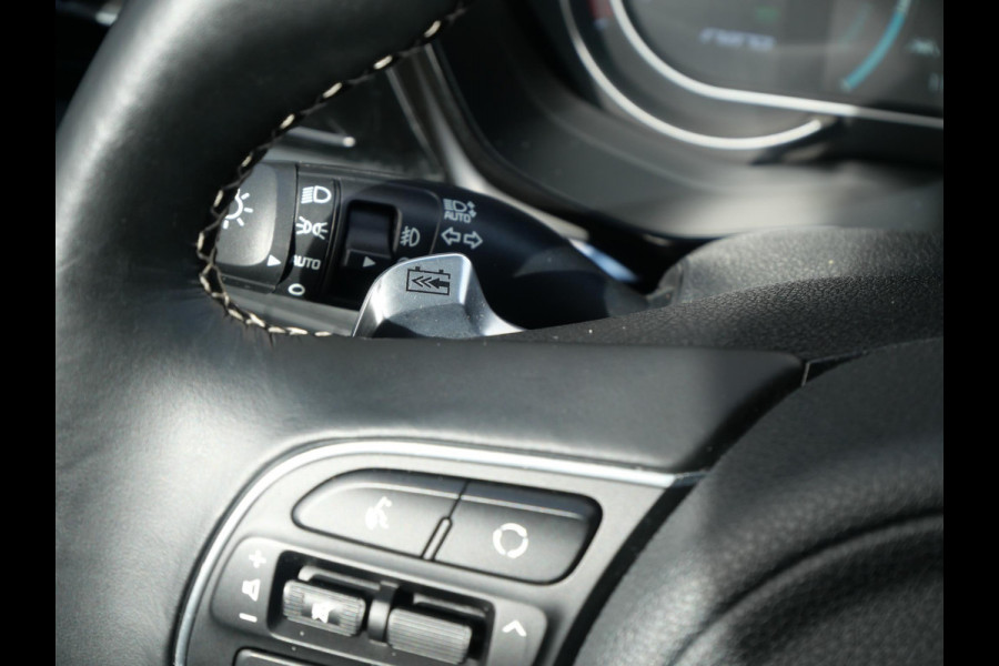 Kia e-Niro DynamicPlusLine 64 kWh | Schuif/kantel dak | Adaptief | Stoel/stuurverwarming | Navi | Camera |
