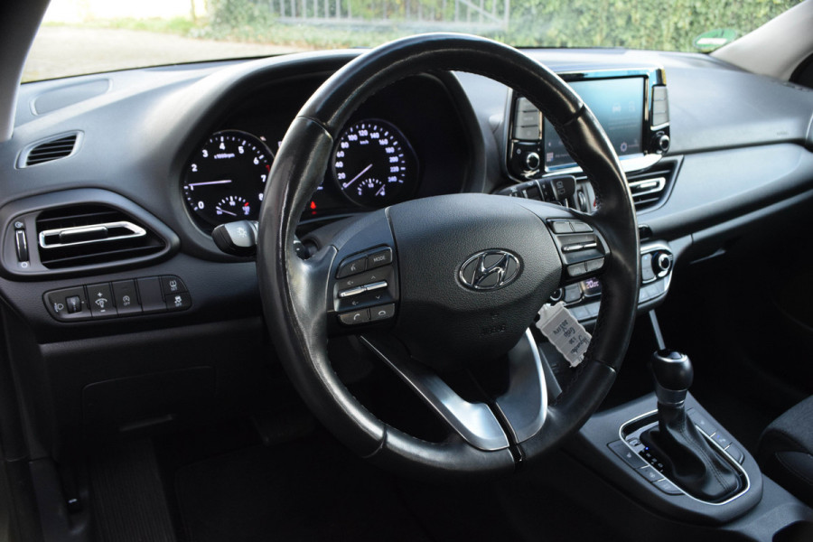 Hyundai i30 1.0 T-GDi MHEV Comfort Smart / Cruise Control/ Touch Navigatie/ Phonebox/ Verwarmbare stoelen/ 100kW (136PK)