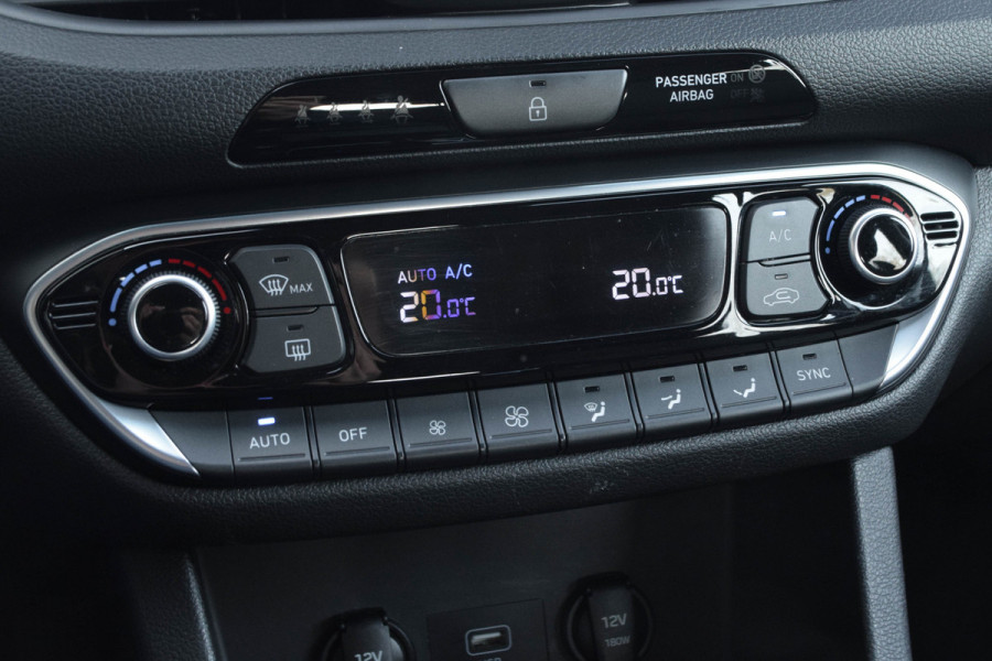 Hyundai i30 1.0 T-GDi MHEV Comfort Smart / Cruise Control/ Touch Navigatie/ Phonebox/ Verwarmbare stoelen/ 100kW (136PK)