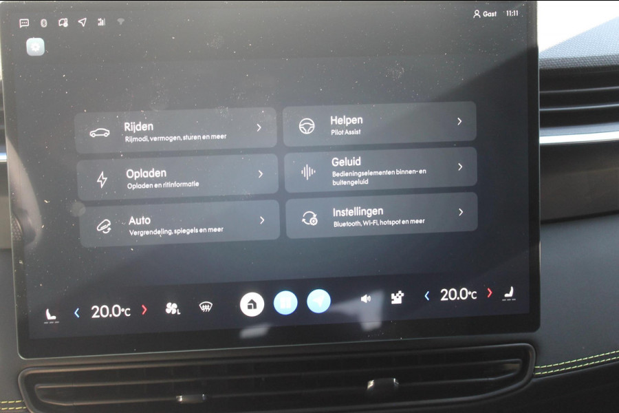 Lynk & Co 01 276PK Automaat Core / Adaptieve cruise control / Stoel - en stuurwielverarming / Parkeersensoren met camera / Apple carplay / Trekhaak / Metallic lak / 19" lichtmetalen velgen