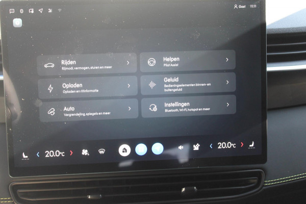 Lynk & Co 01 276PK Automaat Core / Adaptieve cruise control / Stoel - en stuurwielverarming / Parkeersensoren met camera / Apple carplay / Trekhaak / Metallic lak / 19" lichtmetalen velgen