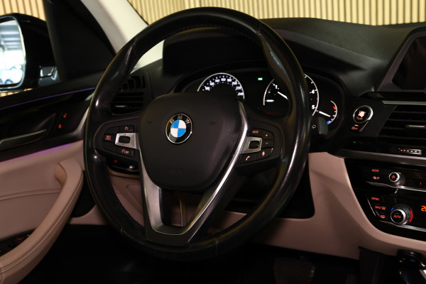 BMW X3 xDrive20d AUT Executive PANO LEDER NAV FULL-LED PDC "18