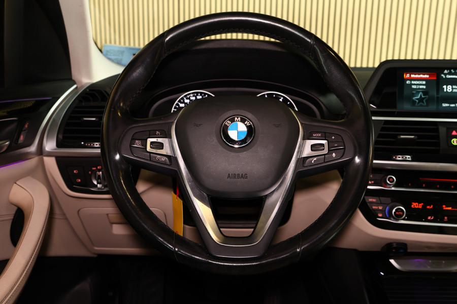 BMW X3 xDrive20d AUT Executive PANO LEDER NAV FULL-LED PDC "18