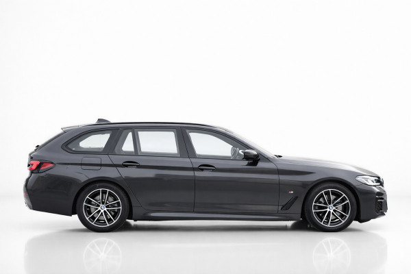 BMW 5 Serie Touring 520i M-Sport | LASERLIGHT | NAP | DEALER ONDERHOUDEN | APPLE CARPLAY | ANDRIOD AUTO | SFEERVERLICHTING