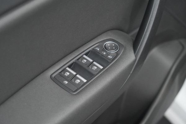 Renault Captur TCe 130 Intens | Trekhaak | Camera | Parkeersensoren | Trekhaak