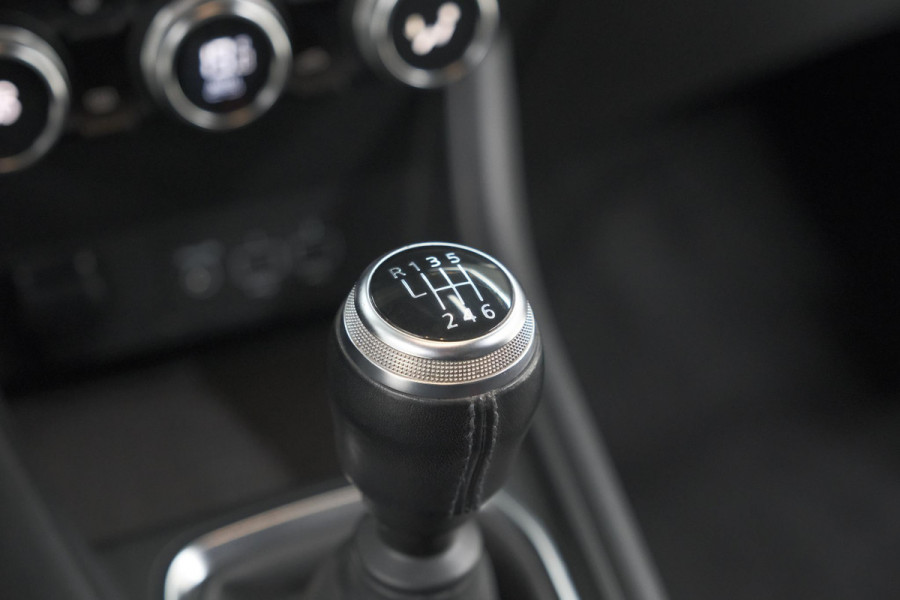 Renault Captur TCe 130 Intens | Trekhaak | Camera | Parkeersensoren | Trekhaak