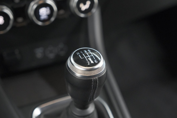 Renault Captur TCe 130 Intens | Trekhaak | Camera | Parkeersensoren | Trekhaak