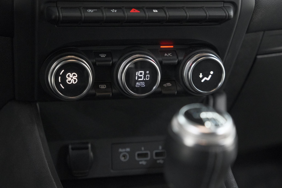 Renault Captur TCe 130 Intens | Trekhaak | Camera | Parkeersensoren | Trekhaak