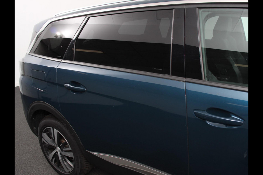 Peugeot 5008 1.2 PureTech 130pk Automaat Allure Pack 7-zits | Navigatie | Apple Carplay/Android Auto | Climate Control | Cruise Control | Virtual cockpit | PDC VA + Camera | Zonneschermen achter | Keyless Go | Full LED  18” LM Velgen