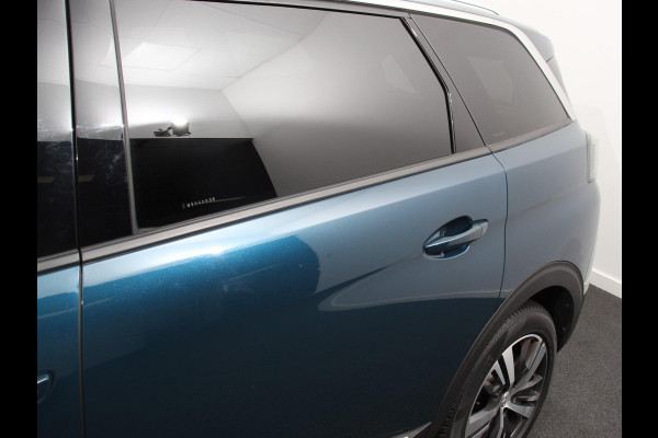 Peugeot 5008 1.2 PureTech 130pk Automaat Allure Pack 7-zits | Navigatie | Apple Carplay/Android Auto | Climate Control | Cruise Control | Virtual cockpit | PDC VA + Camera | Zonneschermen achter | Keyless Go | Full LED  18” LM Velgen