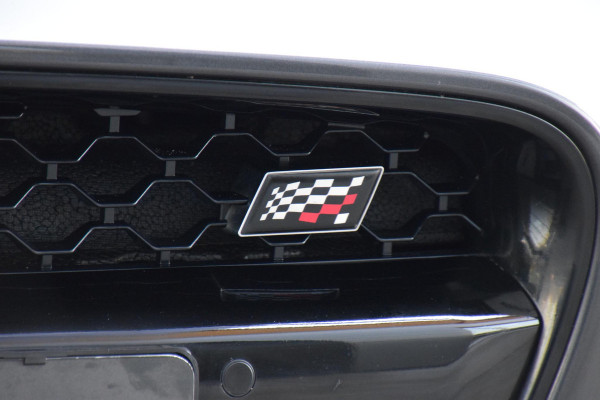 Jaguar F-Type 2.0T Chequered Flag