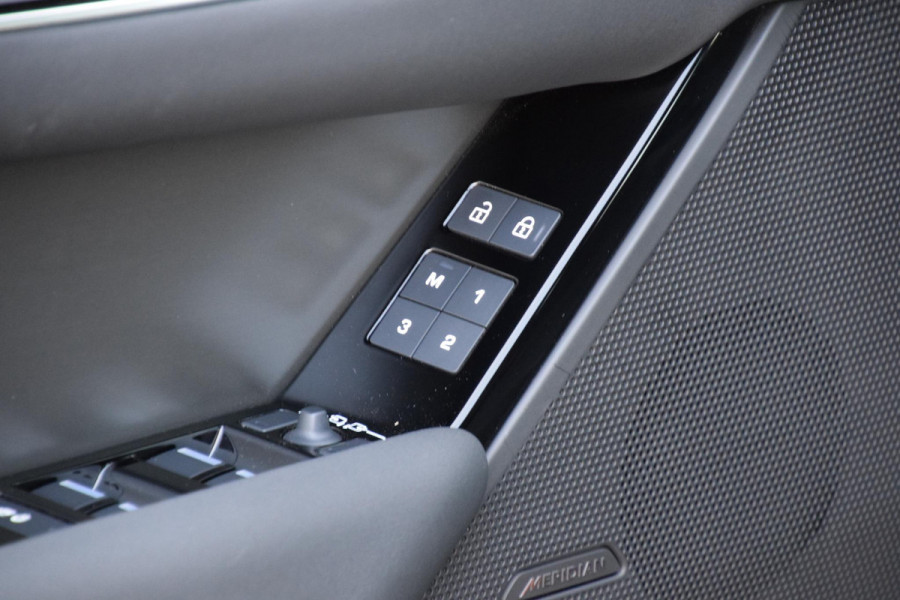 Land Rover Range Rover Velar P400e AWD Dynamic SE PHEV