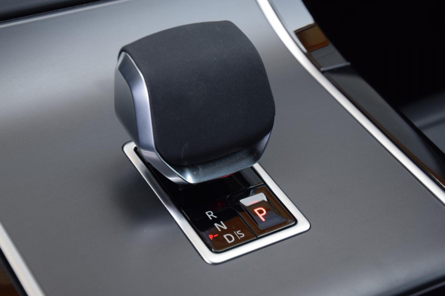 Land Rover Range Rover Velar P400e AWD Dynamic SE PHEV